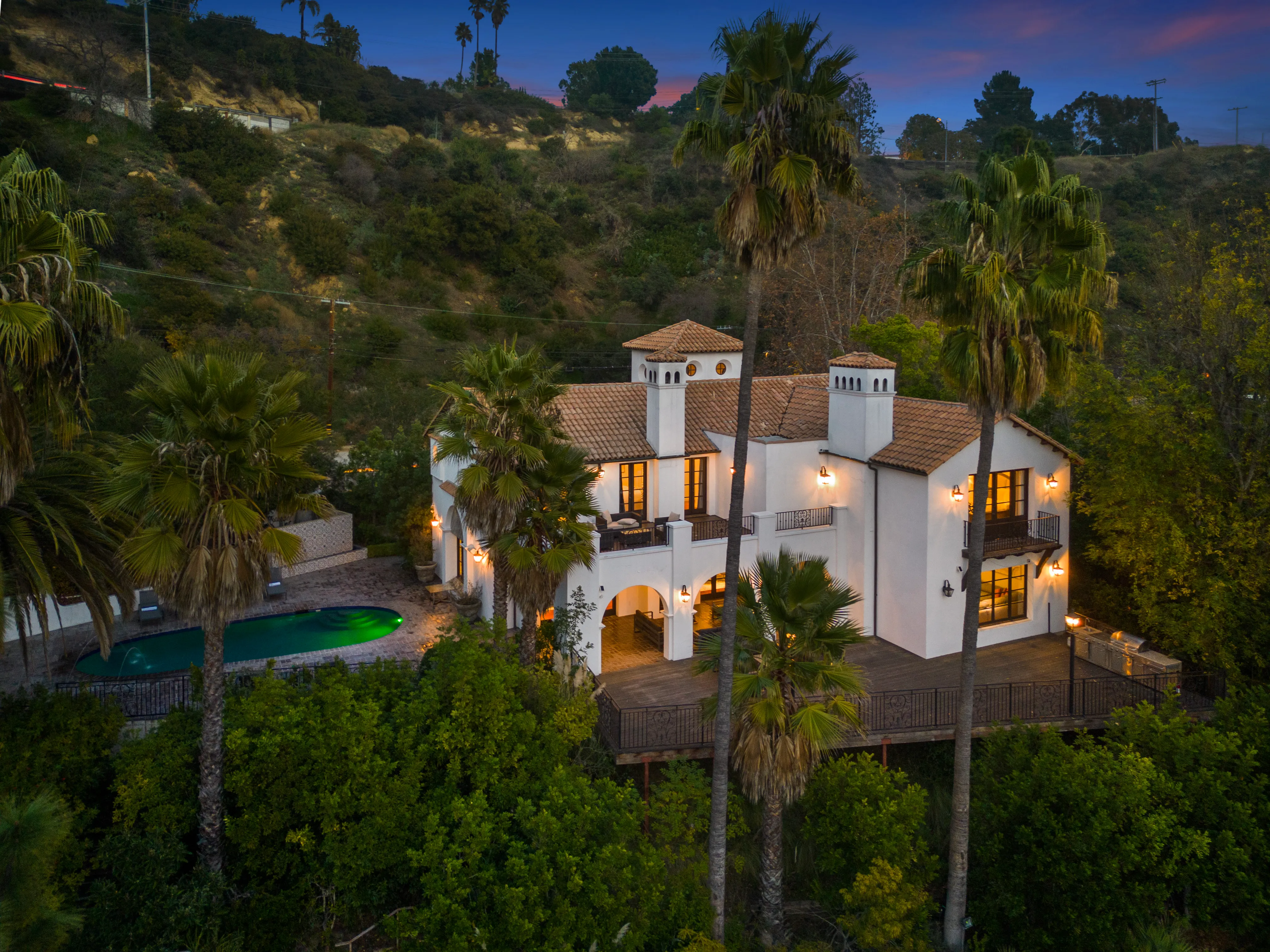Skyline Whispering Retreat - Image 1