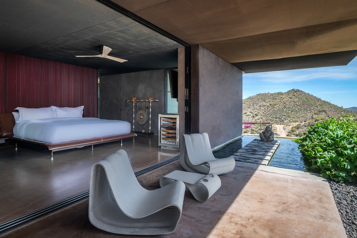 5 Private Acres near Phoenix w/ Gym, Sauna & Views - Image 4