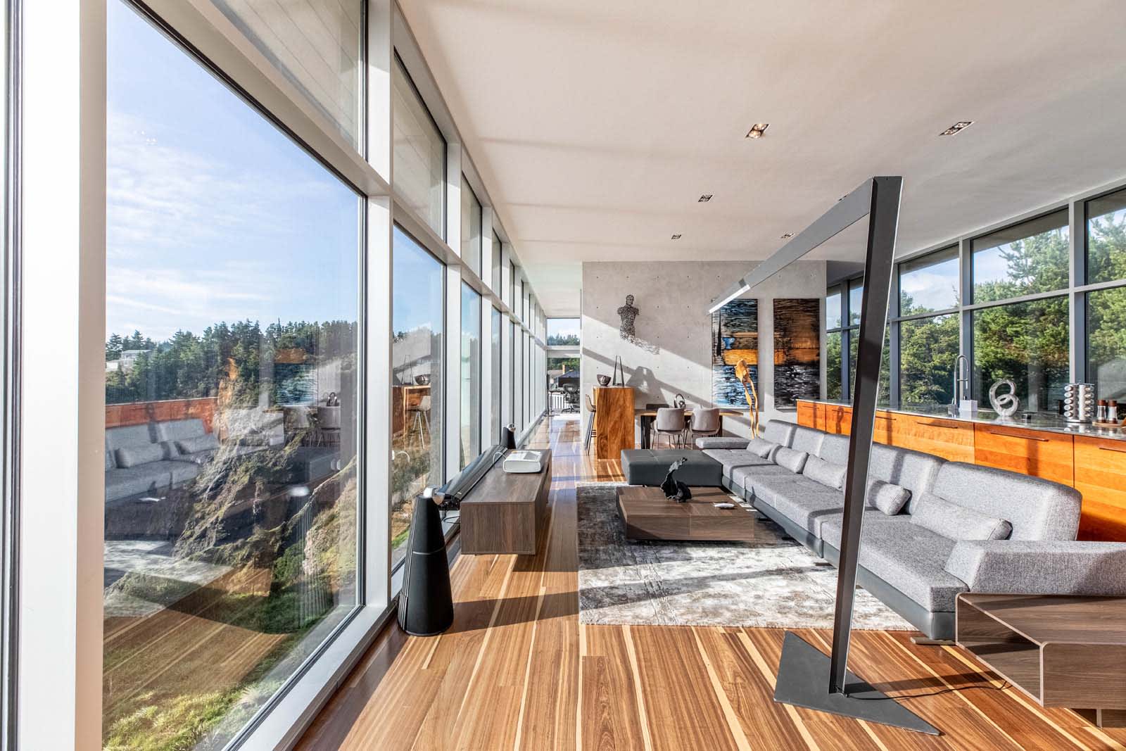 Modern Glass House w/ Unreal Ocean Views, Hot Tub - Image 3