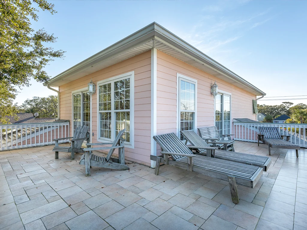 Pink House - Image 4